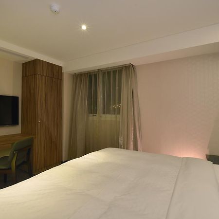 欣欣時尚旅店松山站 Taipei Exterior foto