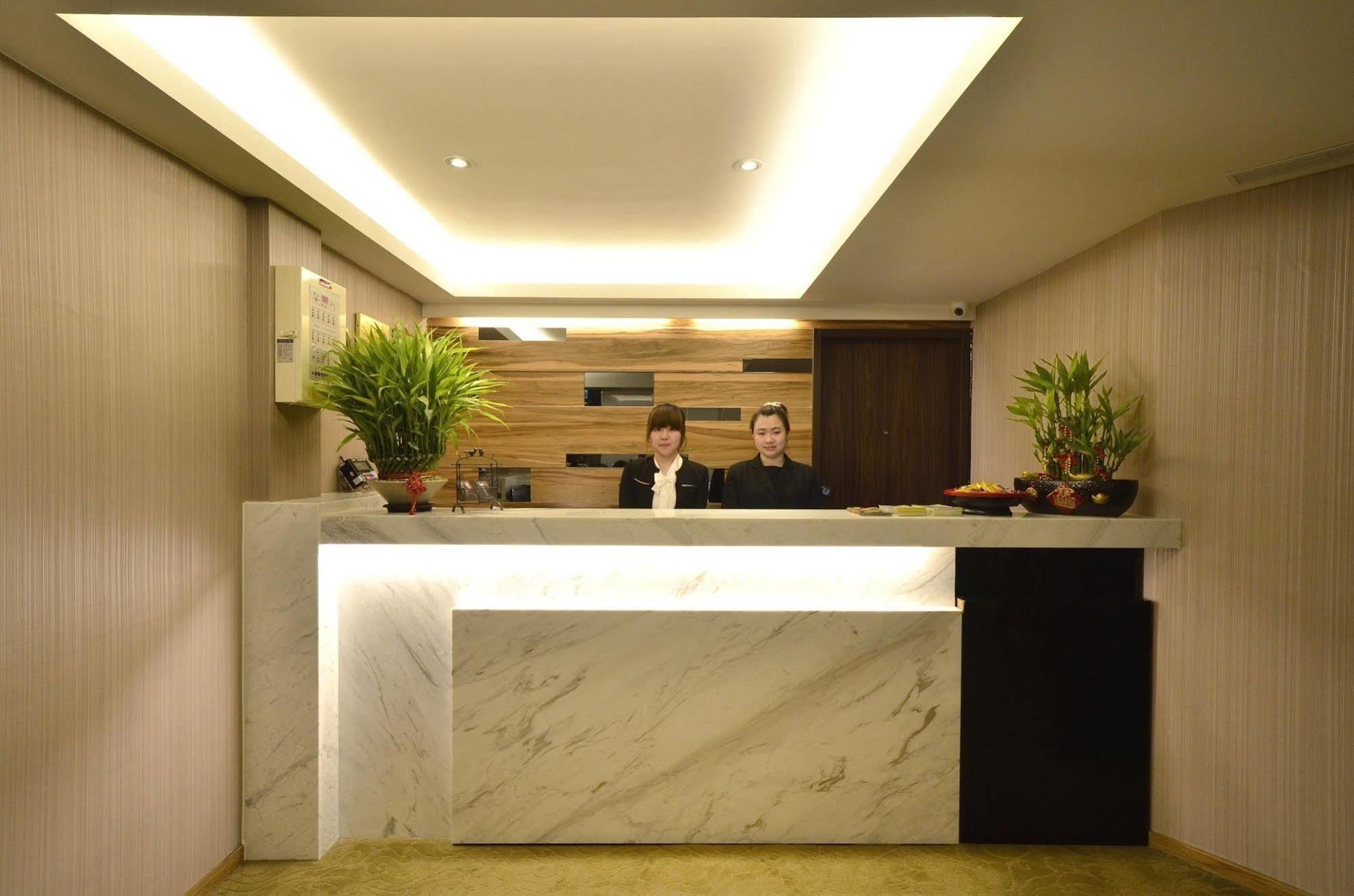 欣欣時尚旅店松山站 Taipei Exterior foto