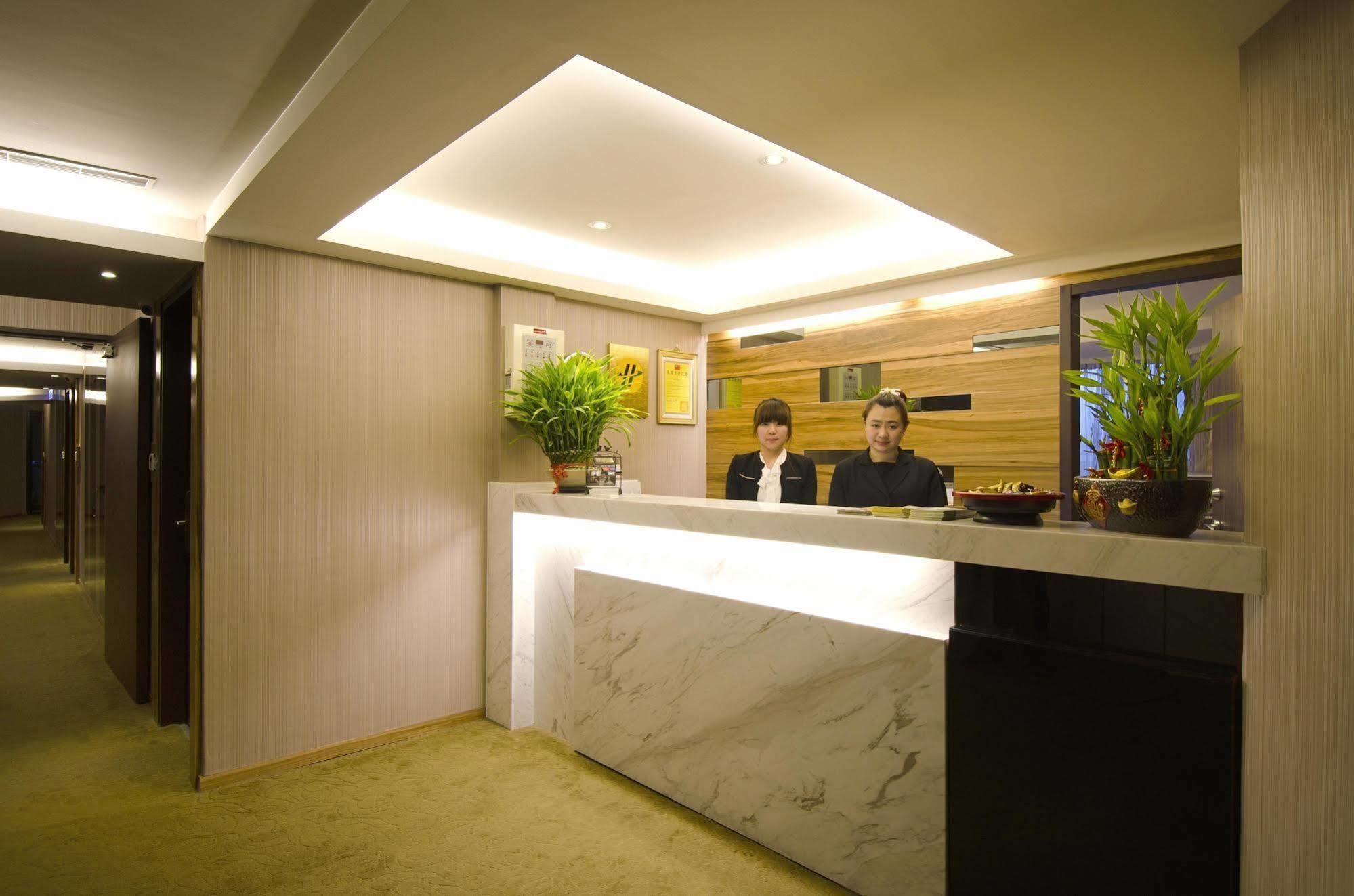 欣欣時尚旅店松山站 Taipei Exterior foto